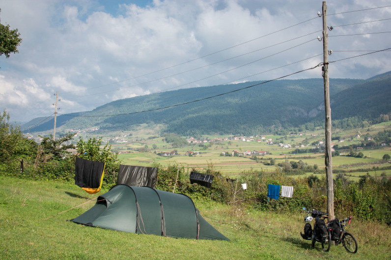 Gulēt teltī Bosnijā