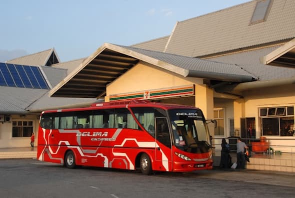 Starppilsētu buss Melakā