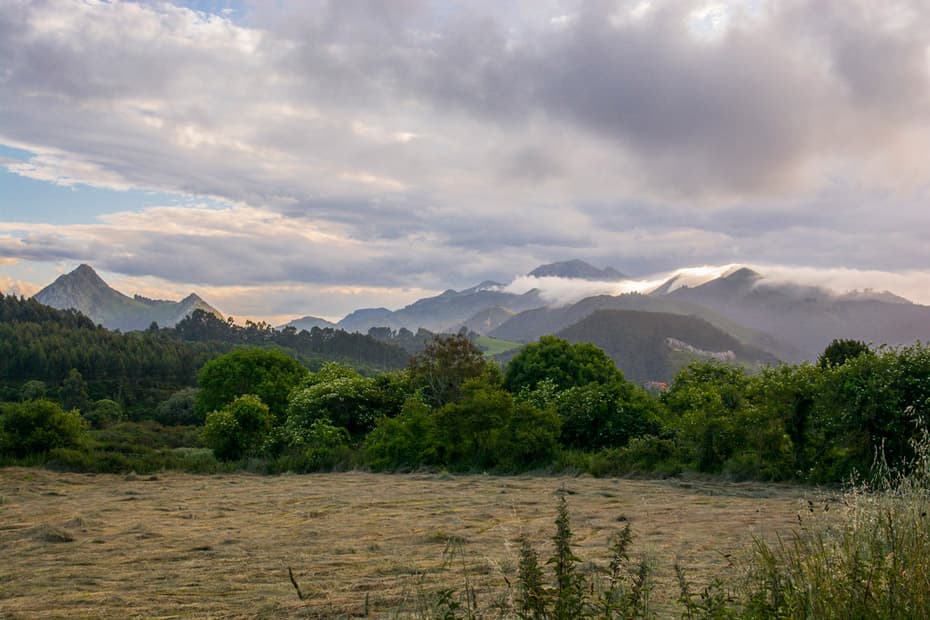 Astūrija, Los Picos De Europa klani un ceļš gar Ebro upes piekrasti